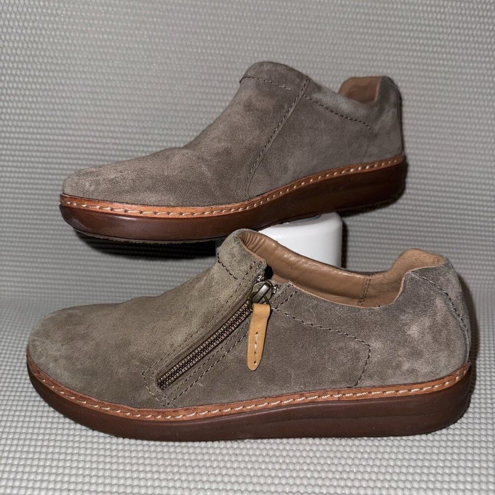 Clarks Artisan Amberlee Vita Olive Green Suede Casual Shoes Women's Size 7.5